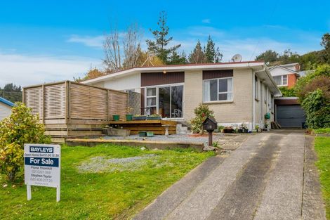 Photo of property in 28b Hillside Drive, Maoribank, Upper Hutt, 5018