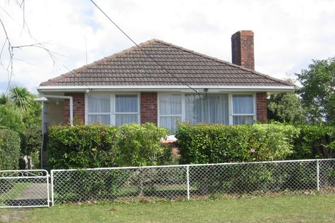 Photo of property in 636e East Coast Road, Pinehill, Auckland, 0630
