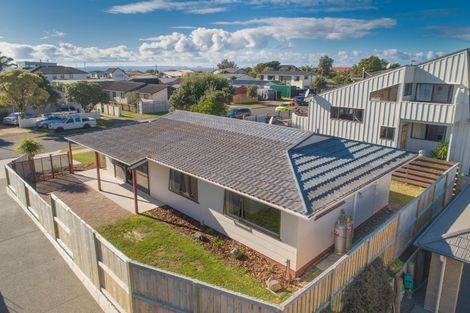 Photo of property in 60 Dickson Road, Papamoa Beach, Papamoa, 3118