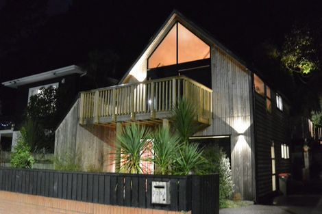 Photo of property in 325a Muritai Road, Eastbourne, Lower Hutt, 5013