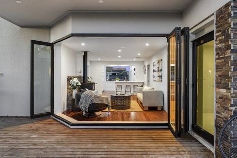 Photo of property in 1/62 Rangatira Road, Beach Haven, Auckland, 0626