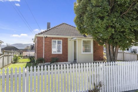 Photo of property in 127 Waddington Drive, Naenae, Lower Hutt, 5011