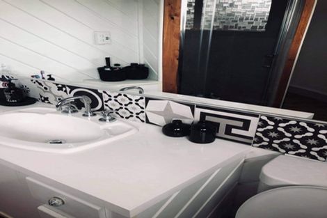 Photo of property in 542b Whangaparaoa Road, Stanmore Bay, Whangaparaoa, 0932