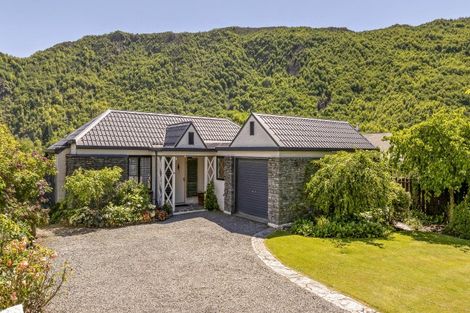 Photo of property in 14 Suffolk Street, Arrowtown, 9302
