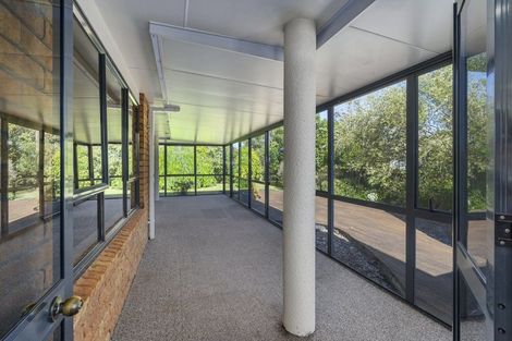 Photo of property in 34 Greenwood Place, Fitzherbert, Palmerston North, 4410