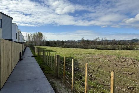 Photo of property in 3/35 Young Crescent, Drury, 2113