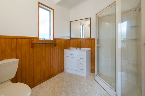 Photo of property in 22 Vina Place, Massey, Auckland, 0614