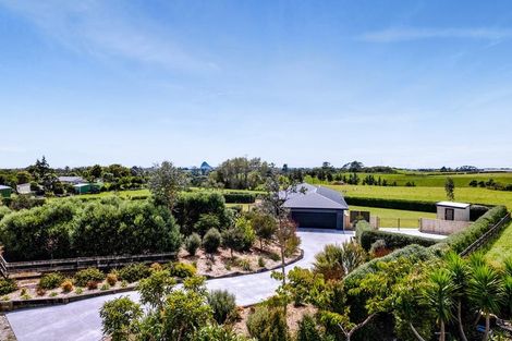 Photo of property in 135 Sealy Road, Omata, New Plymouth, 4374