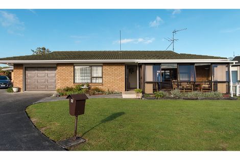 Photo of property in 8a Civic Place, Waiuku, 2123