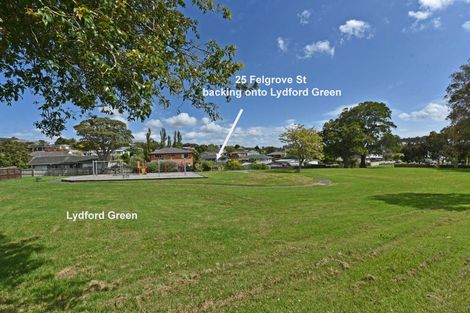Photo of property in 25 Felgrove Street, Glendene, Auckland, 0602