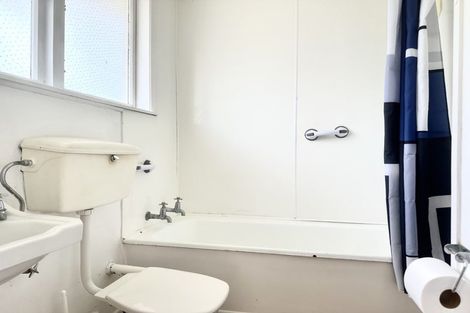 Photo of property in 1-3/18 Bristol Street, Trentham, Upper Hutt, 5018