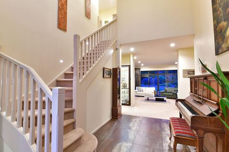 Photo of property in 15 Koraha Road, Kumeu, 0892