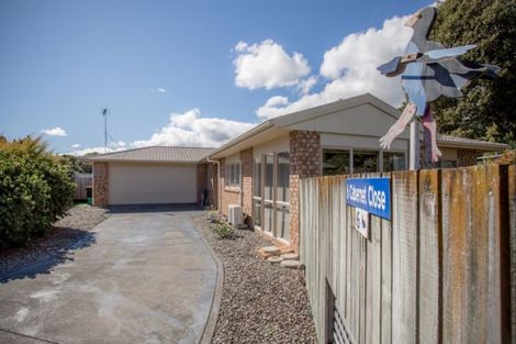 Photo of property in 6 Cabernet Close, Paraparaumu, 5032