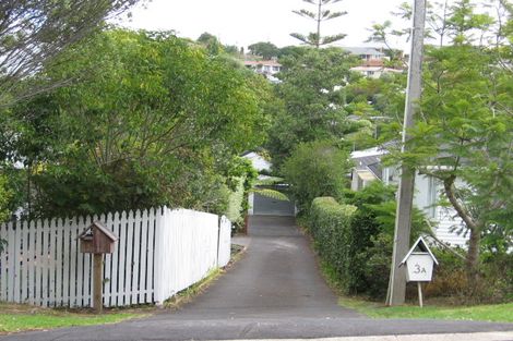 Photo of property in 2/3 Brian Avenue, Forrest Hill, Auckland, 0620