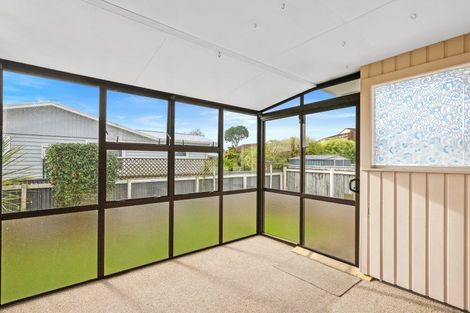 Photo of property in 43 Karaka Crescent, Levin, 5510