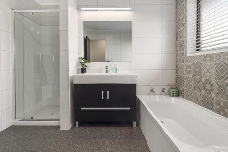 Photo of property in 4 Rutherford Street, Otumoetai, Tauranga, 3110