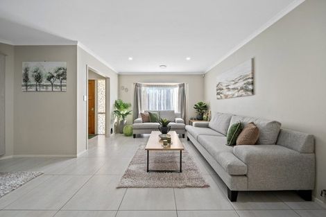 Photo of property in 17 Flora Place, Wattle Downs, Auckland, 2103