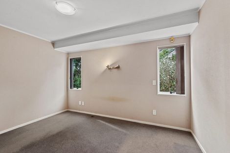 Photo of property in 76 Barbados Drive, Unsworth Heights, Auckland, 0632