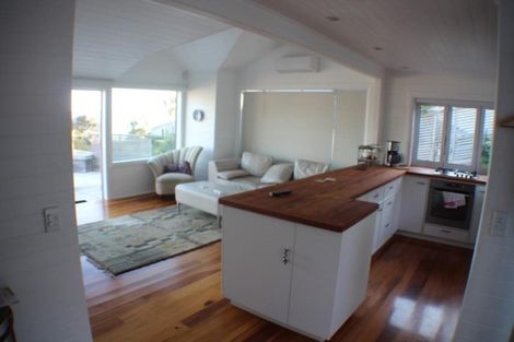 Photo of property in 6 Church Lane, Point Howard, Lower Hutt, 5013