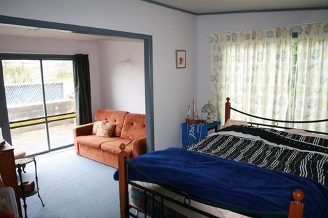 Photo of property in 7 Rerenga Street, Mokau, 4376