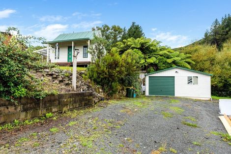 Photo of property in 2/9 Montgomery Street, Stokes Valley, Lower Hutt, 5019