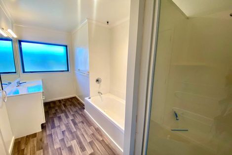 Photo of property in 12 Woodcroft Way, Pukekohe, 2120