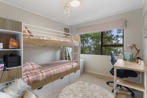 Photo of property in 2/106 Island Bay Road, Beach Haven, Auckland, 0626