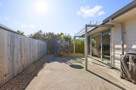 Photo of property in 19 Fairwater Road, Warkworth, 0910