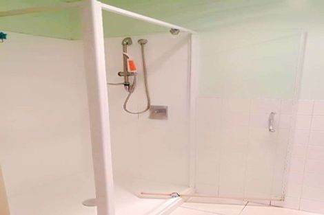 Photo of property in 10 Eugen Place, Bayview, Auckland, 0629