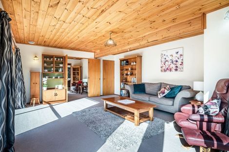 Photo of property in 1 Tiri View Place, Waiake, Auckland, 0630