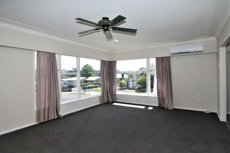 Photo of property in 37 Lynmore Drive, Hillpark, Auckland, 2102