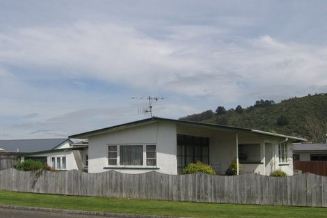 Photo of property in 2 Kingdom Drive, Fairy Springs, Rotorua, 3015