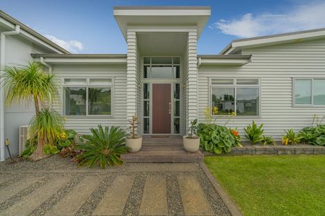 Photo of property in 4 Hawk Hill Crescent, Cooks Beach, Whitianga, 3591