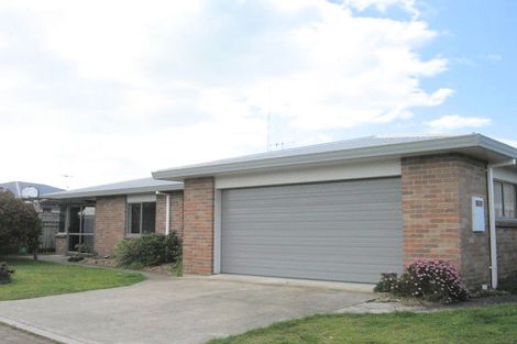 Photo of property in 82 Evans Road, Papamoa Beach, Papamoa, 3118