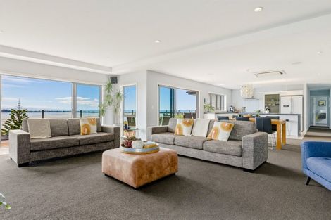 Photo of property in 20 Maffeys Road, Mount Pleasant, Christchurch, 8081