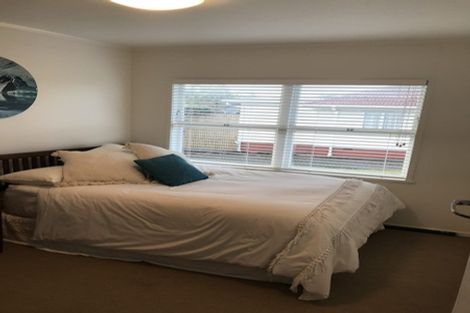 Photo of property in 1/49 Shakespeare Road, Milford, Auckland, 0620