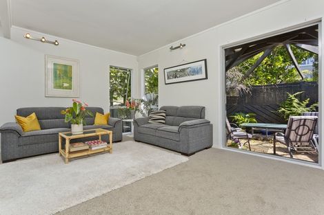 Photo of property in 2/31 Lake Road, Devonport, Auckland, 0624