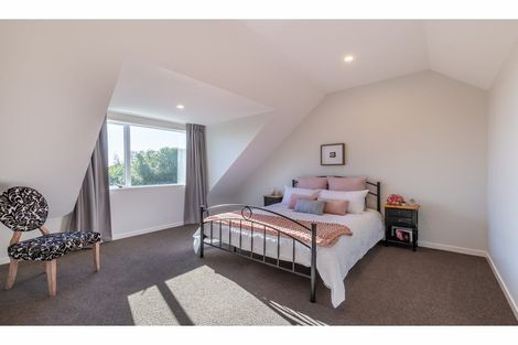 Photo of property in 87 Cannon Hill Crescent, Mount Pleasant, Christchurch, 8081