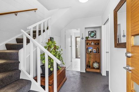 Photo of property in 2/4 Ellesmere Avenue, Miramar, Wellington, 6022