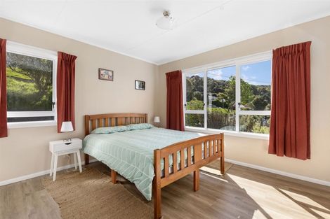 Photo of property in 17 Waiho Terrace, Elsdon, Porirua, 5022