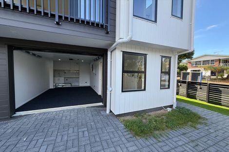 Photo of property in 25a Archmillen Avenue, Pakuranga Heights, Auckland, 2010