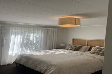 Photo of property in 24 Randwick Place, Randwick Park, Auckland, 2105