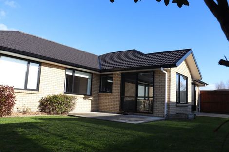 Photo of property in 108 Hillcrest Drive, Kelvin Grove, Palmerston North, 4414