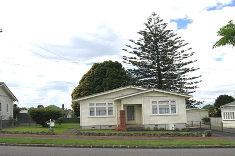 Photo of property in 38 Miller Street, Point Chevalier, Auckland, 1022