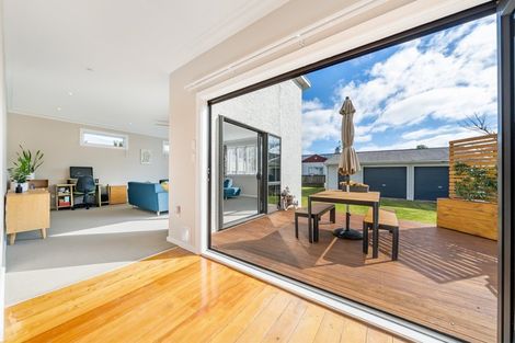 Photo of property in 11 Pitt Street, Moera, Lower Hutt, 5010