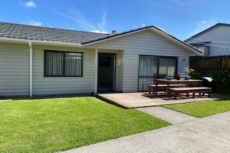 Photo of property in 11a Coubray Place, Botany Downs, Auckland, 2010