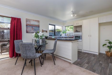 Photo of property in 7/39 Swanson Road, Henderson, Auckland, 0610