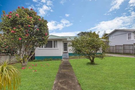 Photo of property in 37 Chorley Avenue, Massey, Auckland, 0614