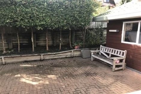 Photo of property in 11 Highbury Bypass, Birkenhead, Auckland, 0626