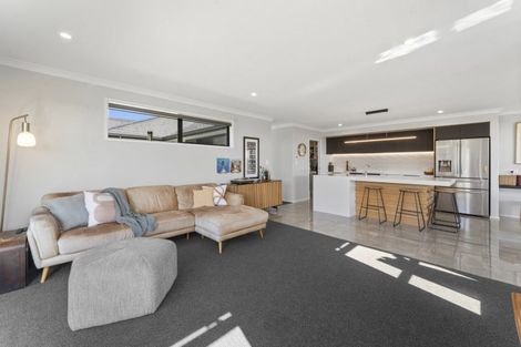 Photo of property in 17 Charlotte Drive, Omokoroa, 3114